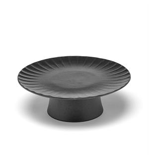 INKU kakefat på stett Ø:210/H:80mm, sort Nydelig steingods fra Sergio Herman 