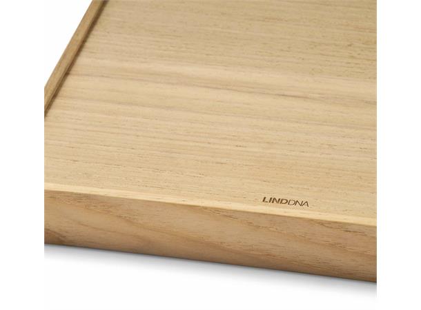 Brett i teak AIRY 28x36cm m/skinninnlegg Teak brett m/linfarget skinn
