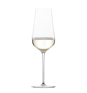 FUSION Champagne glass "77" 37,8cl Maskinblåst klokke og munnblåst stett 