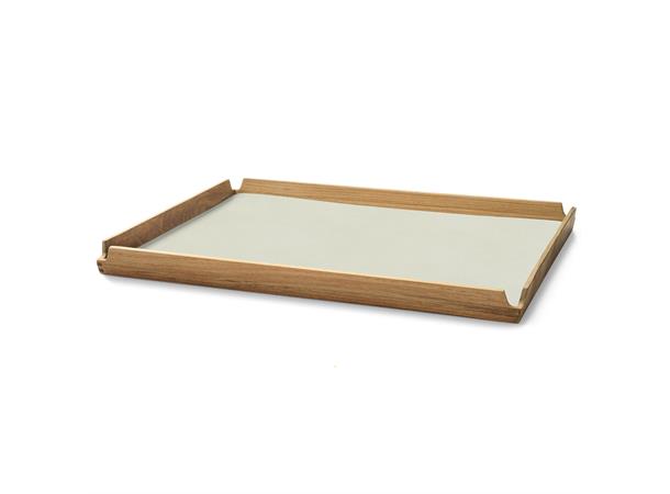 Brett i teak AIRY 37x47cm m/skinninnlegg Teak brett m/linfarget skinn