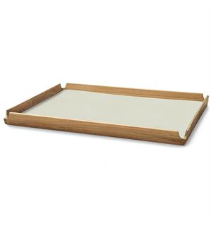 Brett i teak AIRY 37x47cm m/skinninnlegg Teak brett m/linfarget skinn 