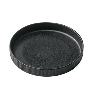 NARA tallerken høy m. relf. Ø:240mm Sort Steingods - Ø:240mm H:42mm 1,3ltr 