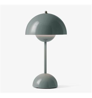Flowerpot VP9 Bordlampe LED, Stone Blue Portabel lampe m magnetisk USB lader 