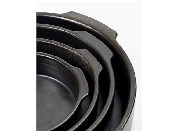 PURE ovnsfat rund Ø:200mm, sort keramikk Fra Serax - Ø:200/H:50mm